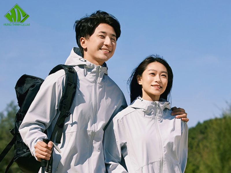 Xưởng may áo khoác chống thấm nước đồng phục số lượng lớn (4) Xưởng may áo khoác chống thấm nước đồng phục số lượng lớn (4)