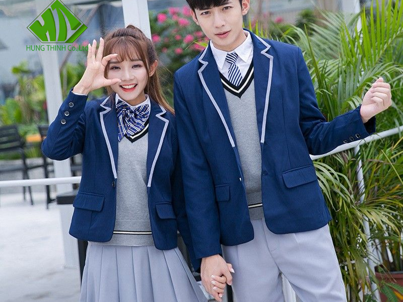 May đồng phục học sinh tại nhà (12)