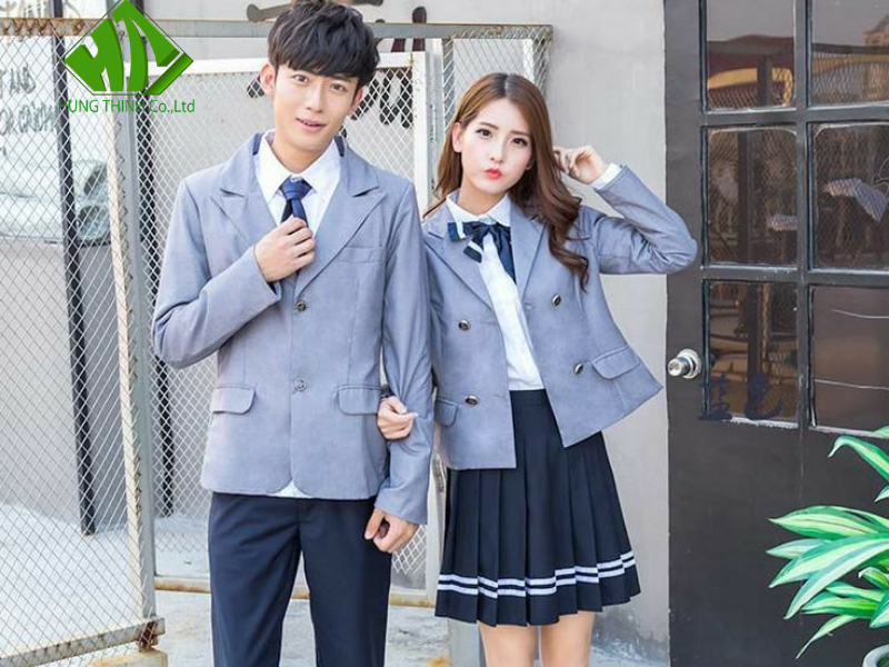 May đồng phục học sinh tại nhà (2)