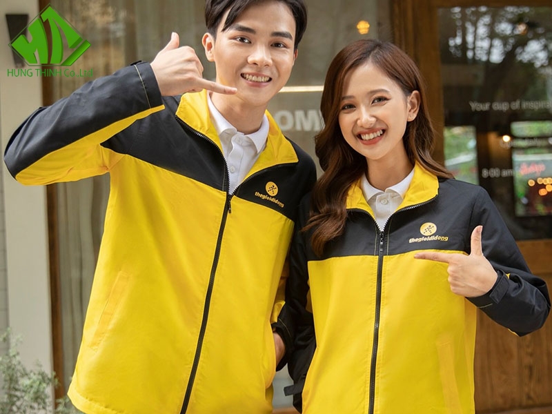 Xưởng may áo khoác đồng phục giá rẻ (12) Xưởng may áo khoác đồng phục giá rẻ (12)