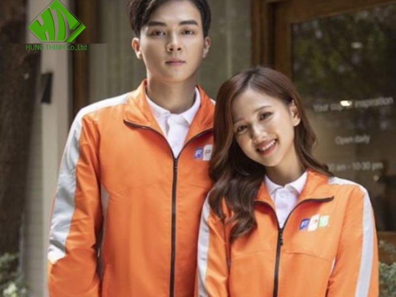 Xưởng may áo khoác đồng phục giá rẻ (7) Xưởng may áo khoác đồng phục giá rẻ (7)