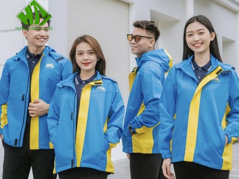 Xưởng may áo khoác đồng phục giá rẻ (9) Xưởng may áo khoác đồng phục giá rẻ (9)