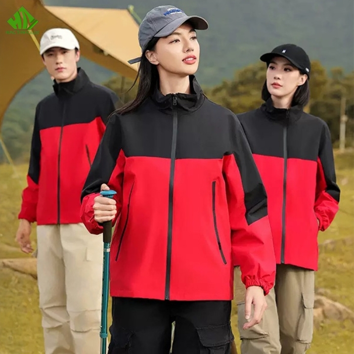 Ao gio dong phuc mau den phoi do