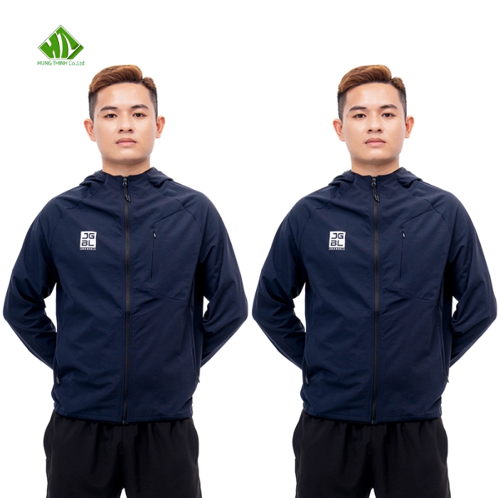 Ao khoac gio the thao dong phuc mau xanh den