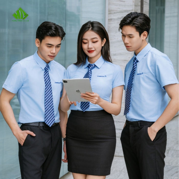 Ao so mi dong phuc Eximbank mau xanh (1) Ao so mi dong phuc Eximbank mau xanh (1)