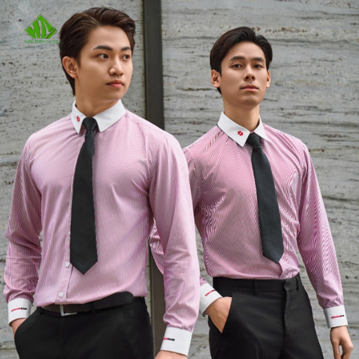 Ao so mi dong phuc Techcombank mau trang ke do (1)