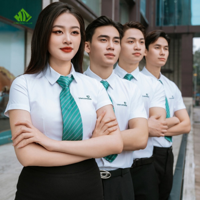 Ao so mi dong phuc Vietcombank mau trang (1) Ao so mi dong phuc Vietcombank mau trang (1)