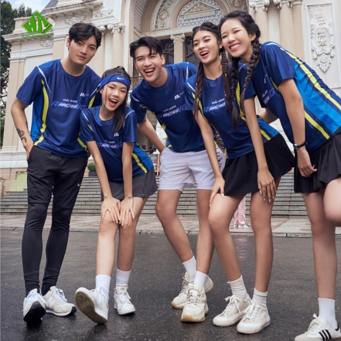 Trang Chủ 166 Ao thun dong phuc quang cao mau xanh navy phoi soc vang (1)