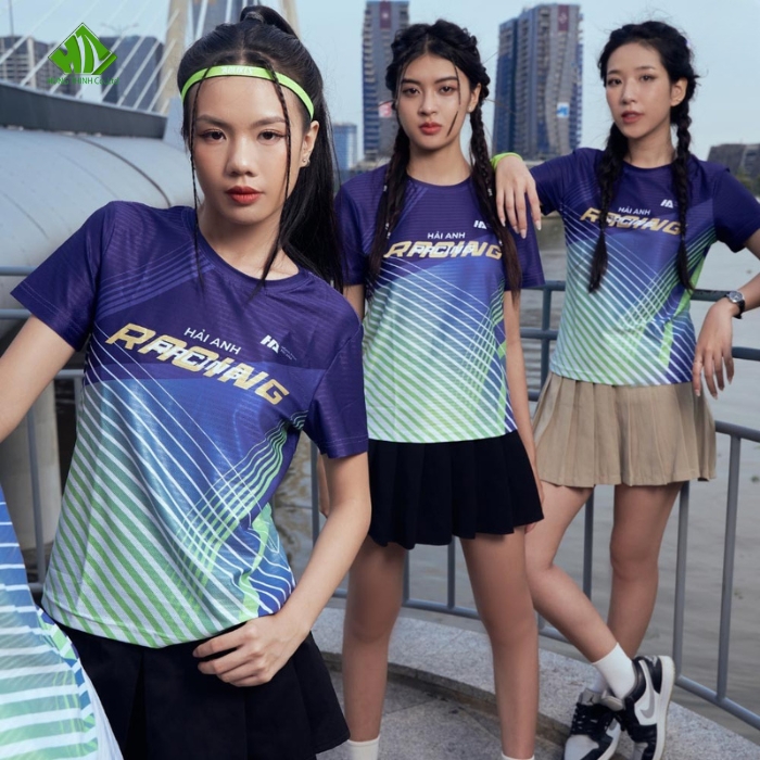 Ao thun dong phuc quang cao mau xanh navy phoi xanh neon