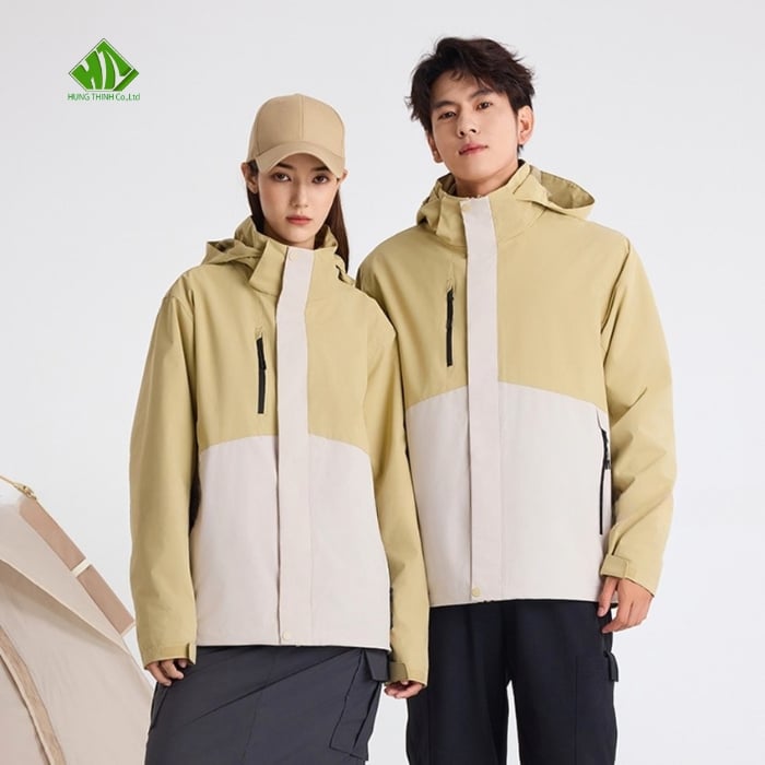 Ao gio dong phuc mau vang nhat phoi trang kem