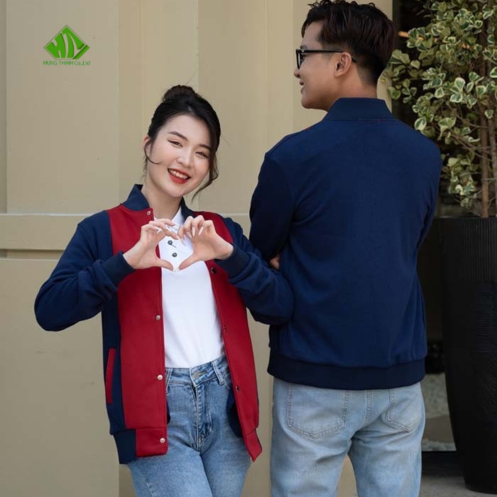 Ao khoac bomber dong phuc mau do phoi xanh den