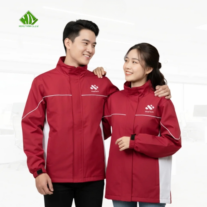 Ao khoac dong phuc mau do do phoi trang