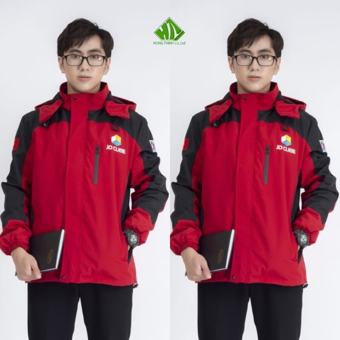 Ao gio dong phuc mau do do phoi den